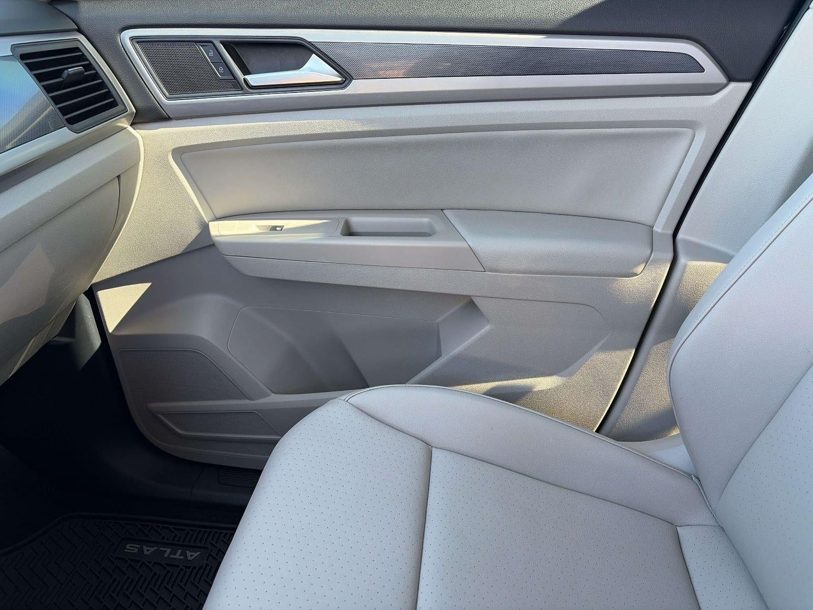 2021 Volkswagen Atlas 3.6L V6 SE w/Technology R-Line