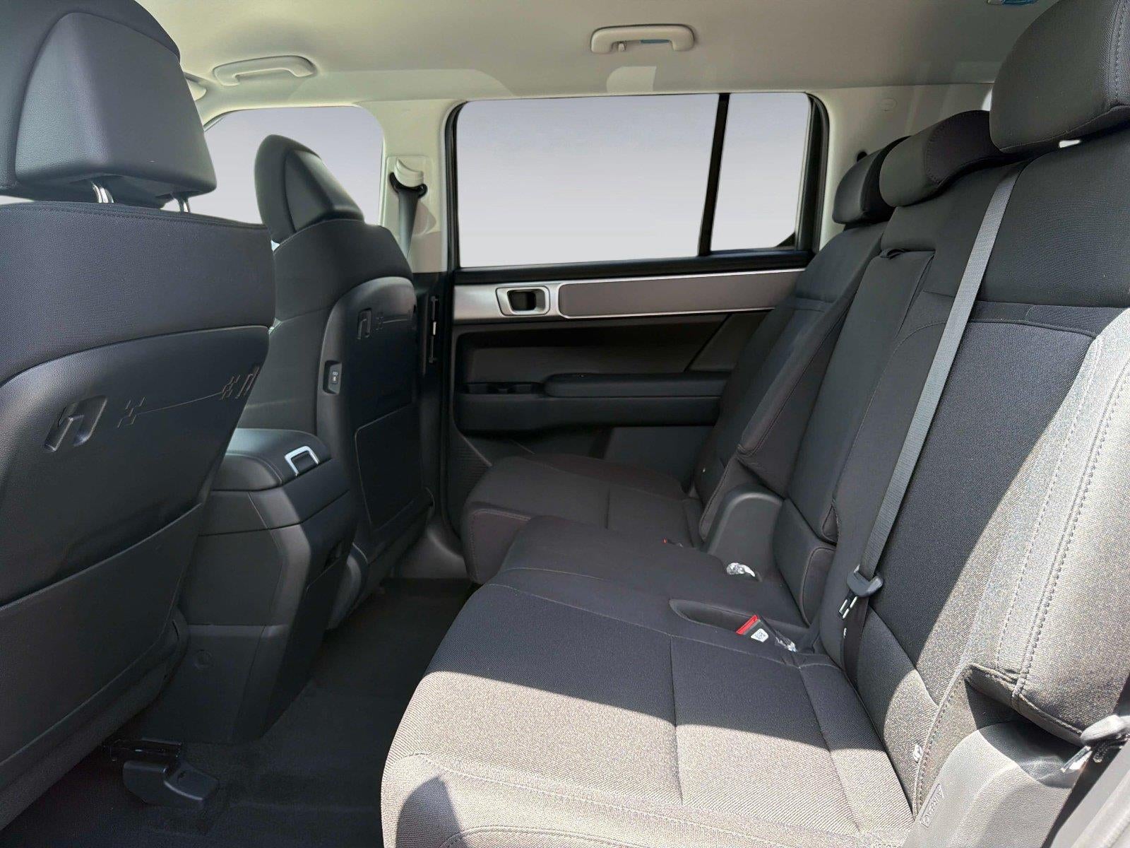 2027 Hyundai Santa Fe SE