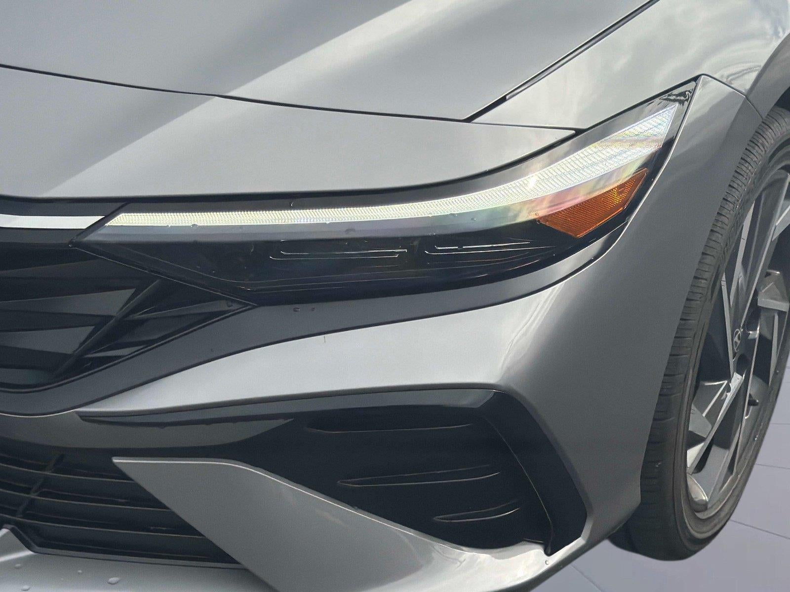 2025 Hyundai Elantra Hybrid Limited