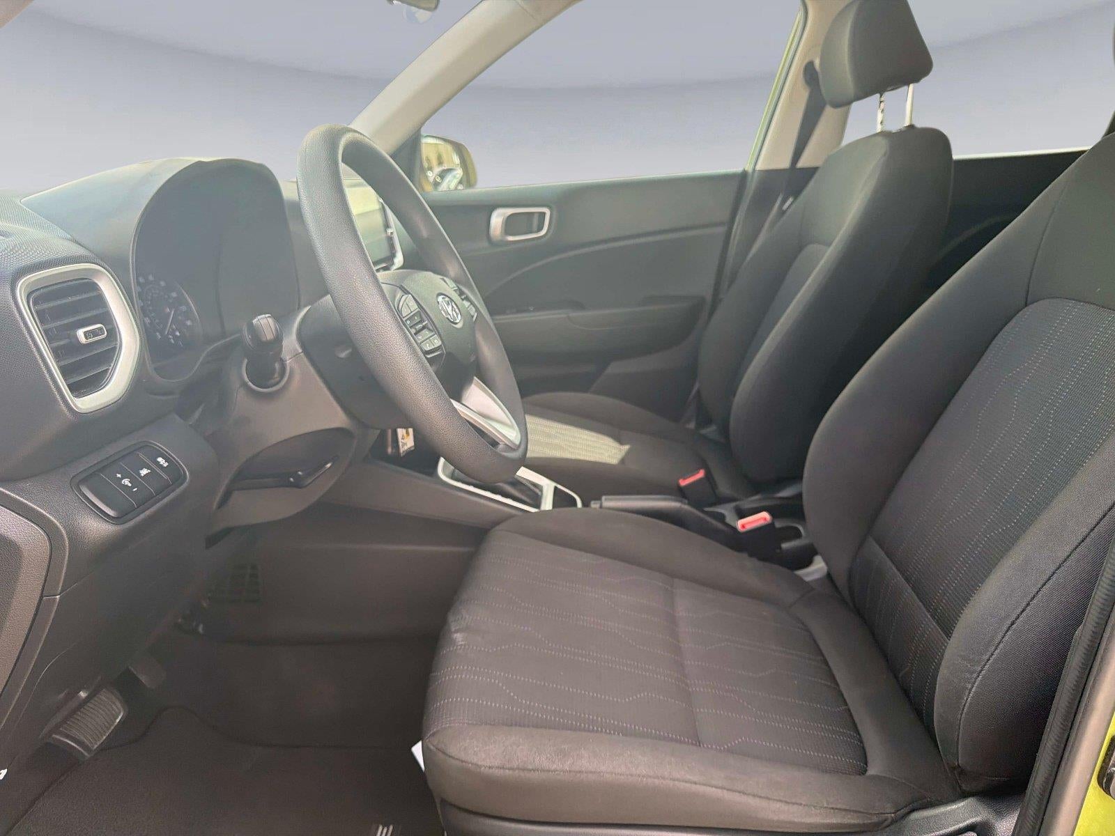 2022 Hyundai Venue SE