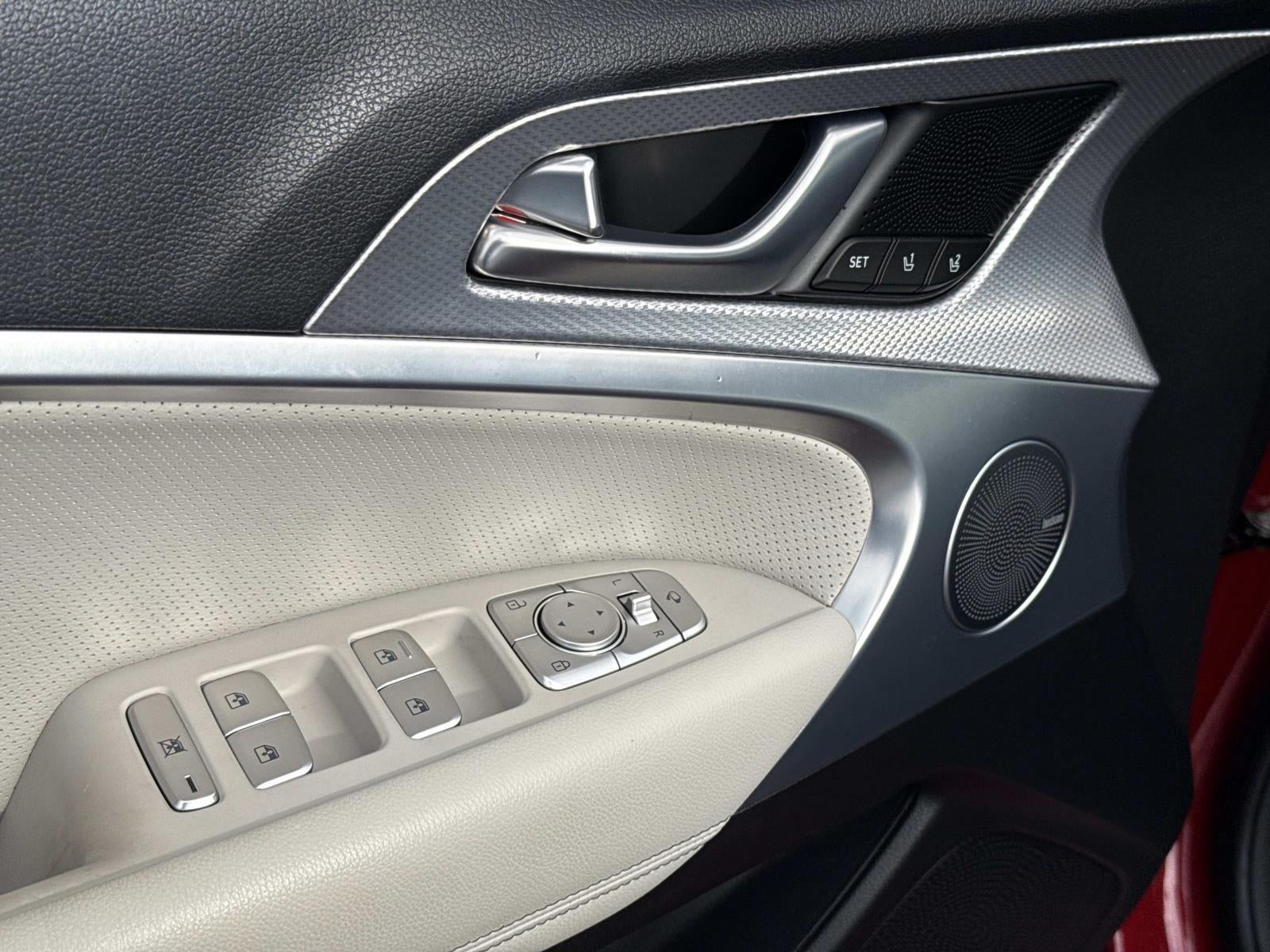 2022 Genesis G70 2.0T