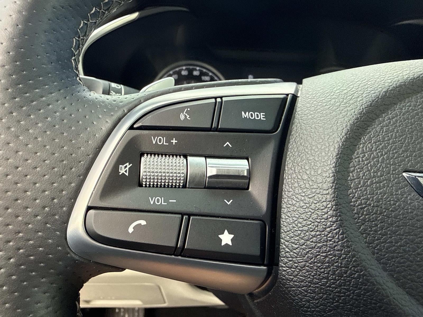 2022 Genesis G70 2.0T