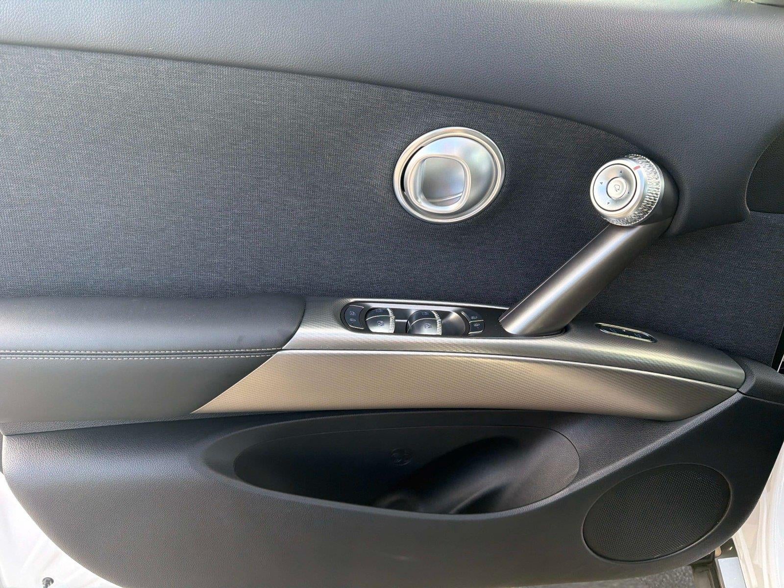 2025 Genesis GV60 Standard