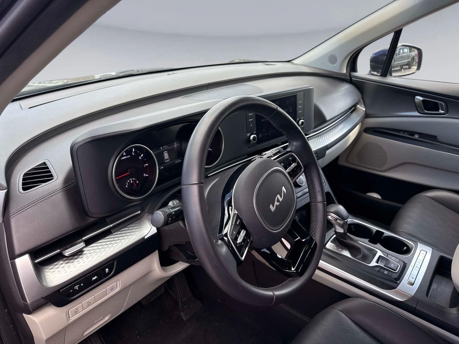 2023 Kia Carnival LX