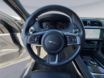 2020 Jaguar F-PACE 25t Prestige
